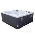 Piscina spa calda con illuminazione a led